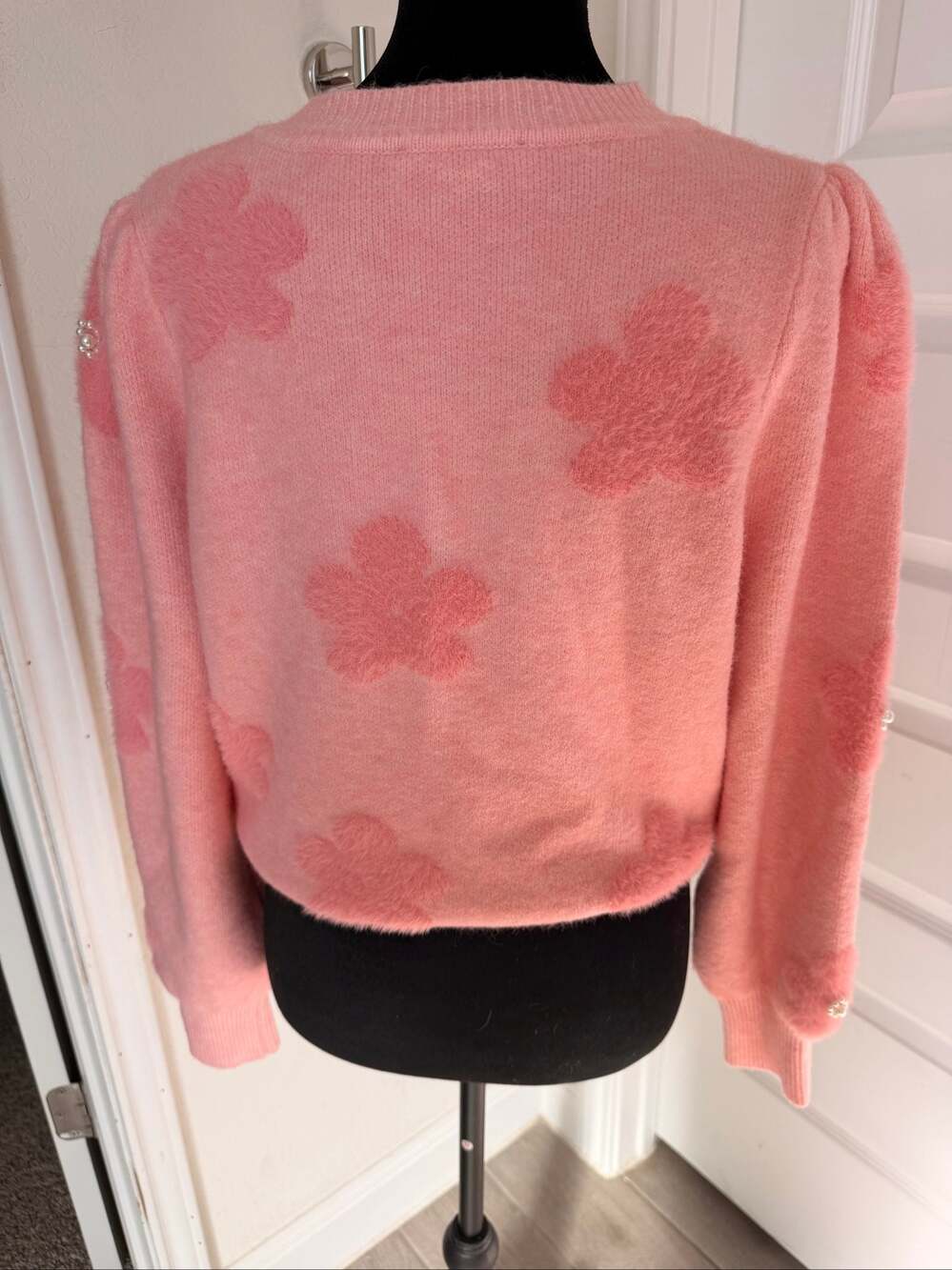 Soft Women's Nanette Lepore size small Pink Floral Pearl Button Cardigan - Picture 6 of 11